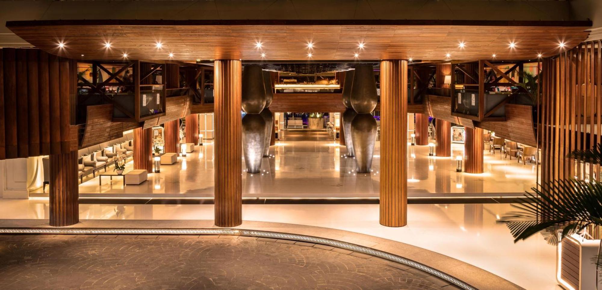 Double - Six, Luxury - Hotel