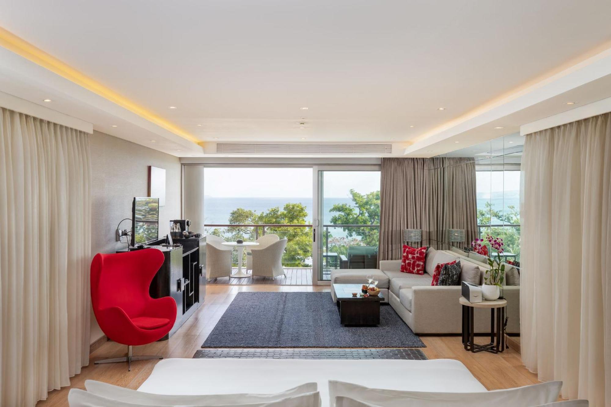 Double - Six, Luxury - Hotel 5*