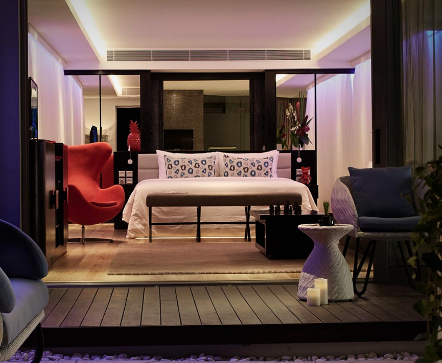 Double - Six, Luxury -